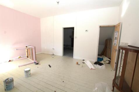 DINING ROOM.jpg
