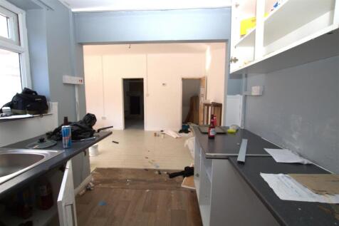 KITCHEN INTO DINING ROOM.jpg