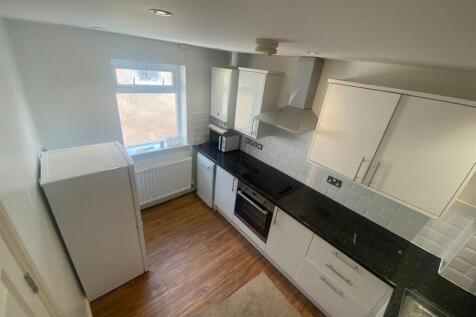 kitchen angle 2.jpeg