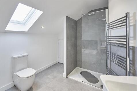 bathroom 2.jpg