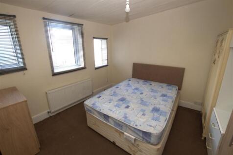 bedroom 3 .jpg