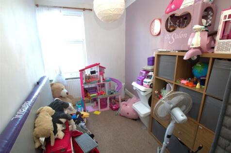bedroom2.jpg