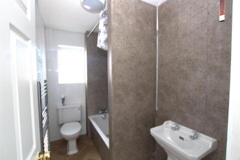 Troom Close Bathroom.jpg