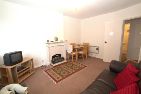 LOUNGE REVERSE ANGLE.jpg