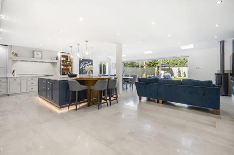 Kitchen/family room