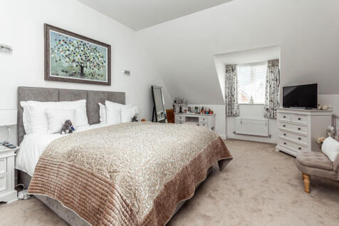 Principal bedroom