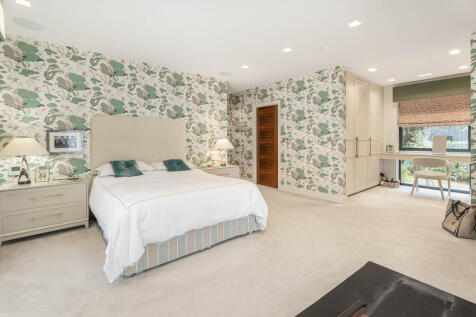 Principal bedroom