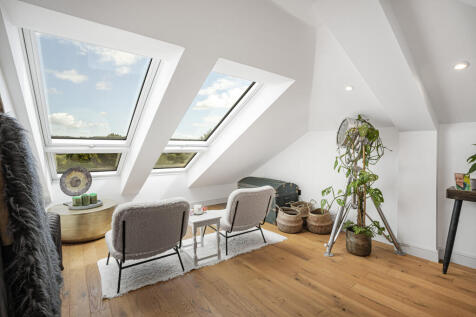 Principal bedroom