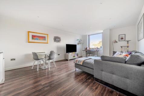 Living/Dining Area