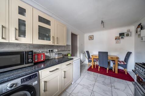 Kitchen/Dining Area