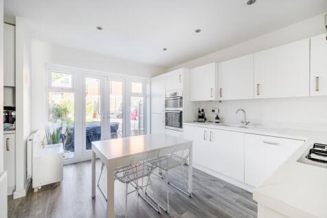Kitchen/Dining Area