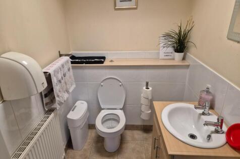 Toilet 2