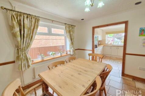 breakfast room