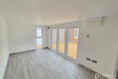 rear bedroom / studio