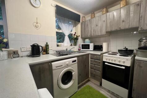kitchen 2.jpg