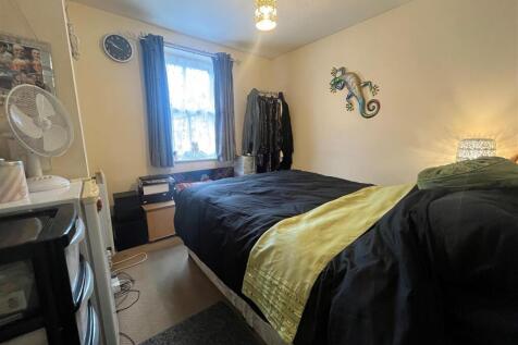 bed 2.jpg