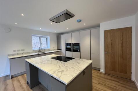Dining_Kitchen_(3).jpg