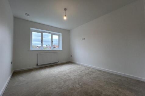 Bedroom_One_(2).jpg