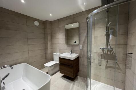Bathroom_(2).jpg