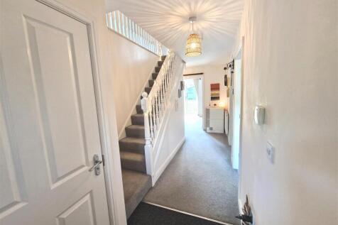 Hallway 1.jpg