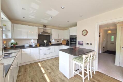 Kitchen 5a.jpg