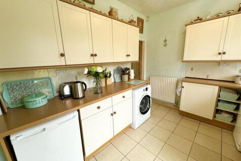 Kitchen 1.jpg