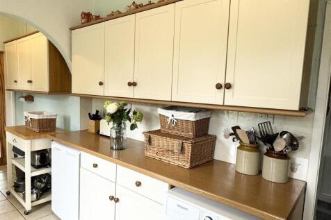 Kitchen 4.jpg