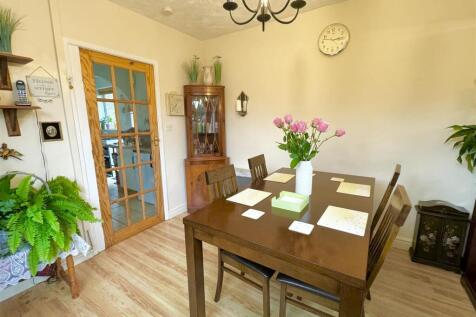 Dining Room 1.jpg