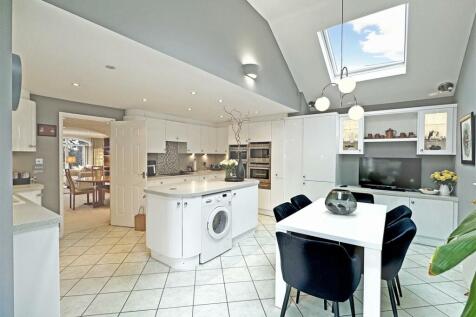 Kitchen Diner 1.jpg