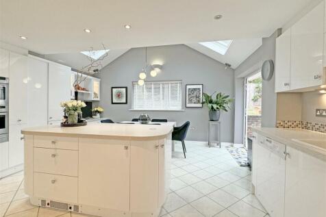kitchen 1.jpg