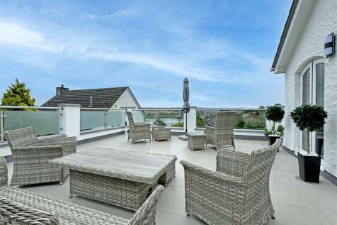 Balcony 2.jpg