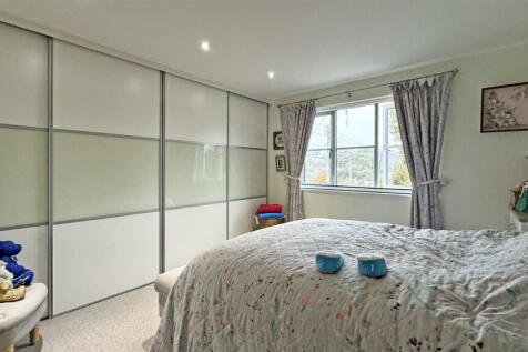 Bedroom 1 2.jpg