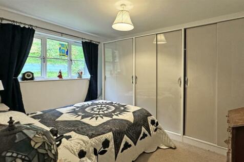 Bedroom 2 1.jpg