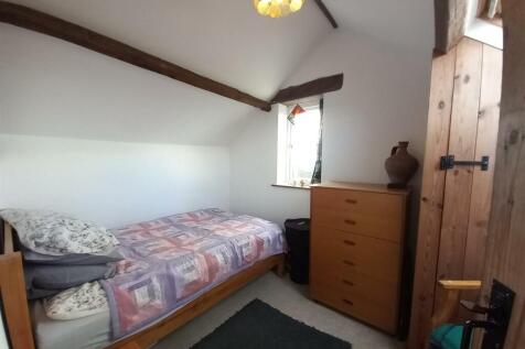 Old Barn Bedroom 2.jpg