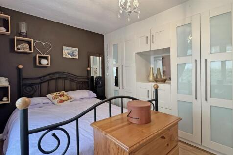 Bedroom 2 2.jpg