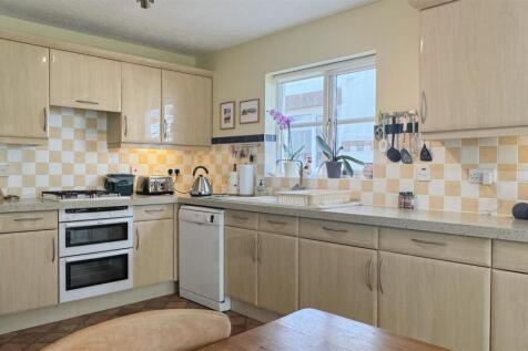 Kitchen 4.jpg
