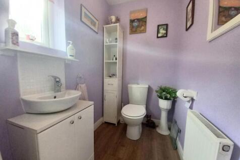24 Bid Way WC.jpg