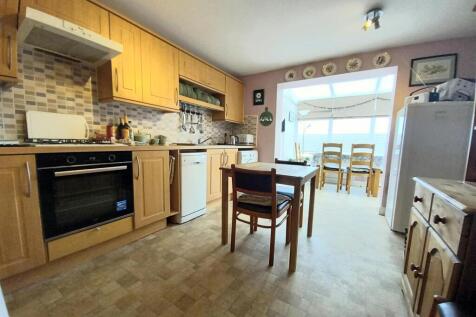 24 Bid Way Kitchen.jpg