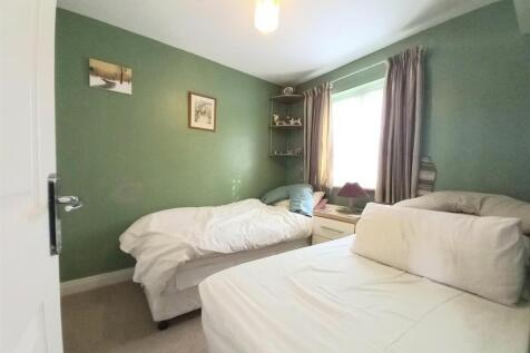24 Bid Way Bed 2.jpg