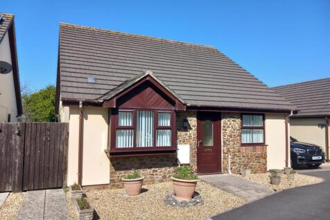 5 Pebble Close Front.jpg