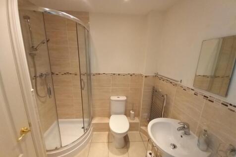 5 Peb Cl Shower Room.jpg