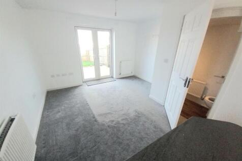 29 Pin Rd L Room.jpg