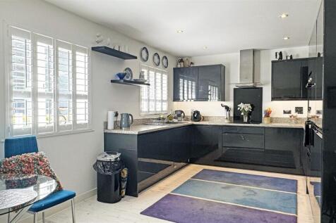 Kitchen 2 (7).jpg