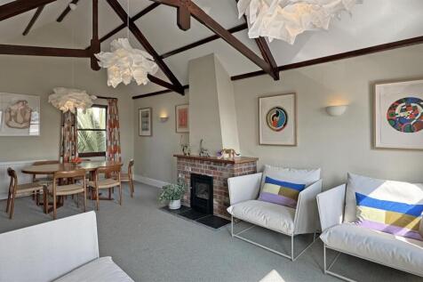 Lounge 4.jpg
