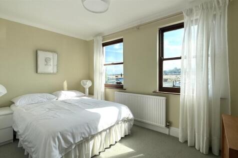 Bedroom 2 (10).jpg