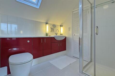 Bathroom 1 (4).jpg