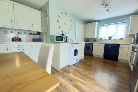 61 Taylor Kitchen.jpg