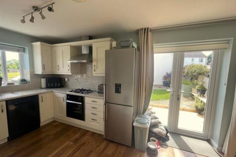 Kitchen 4.jpeg