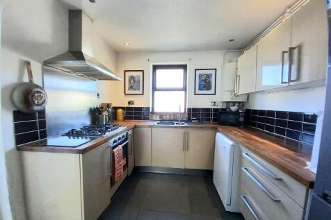67 Clifton St Kitchen.jpg