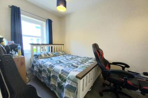 2 Ackland Bed Front.jpg